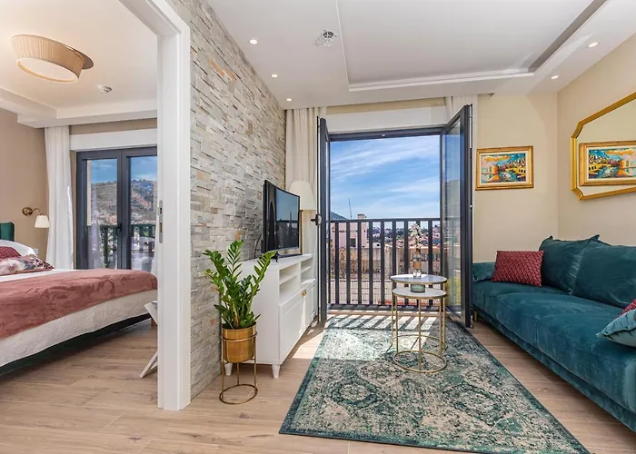 Three Musketeers Apartments