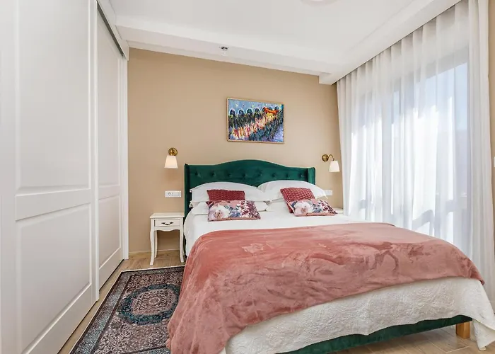 Three Musketeers Apartments